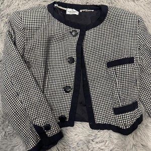Valentino Vintage Cropped Jacket Fit